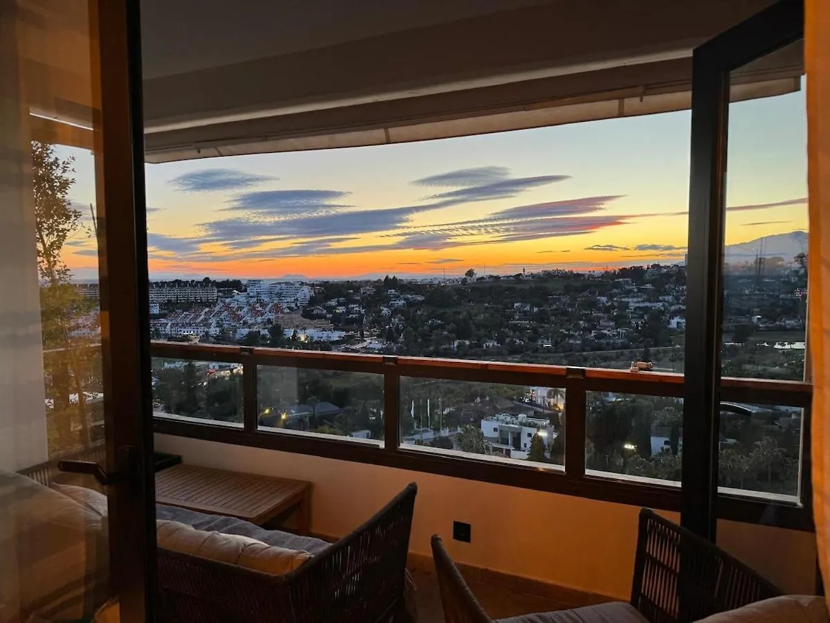 Apartment With Views Near Puerto Banus マルベーリャ スペイン