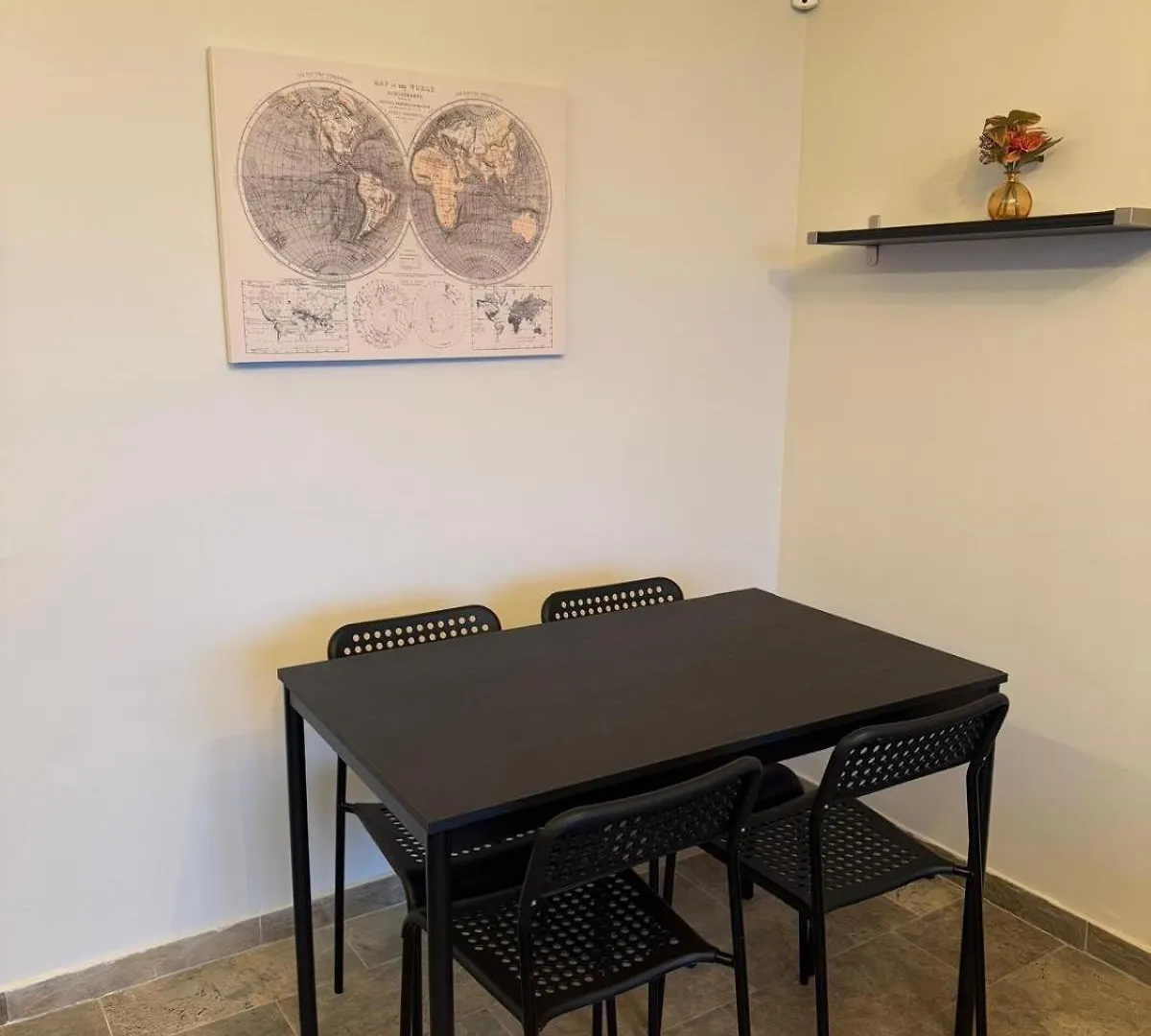 Apartment With Views Near Puerto Banus マルベーリャ